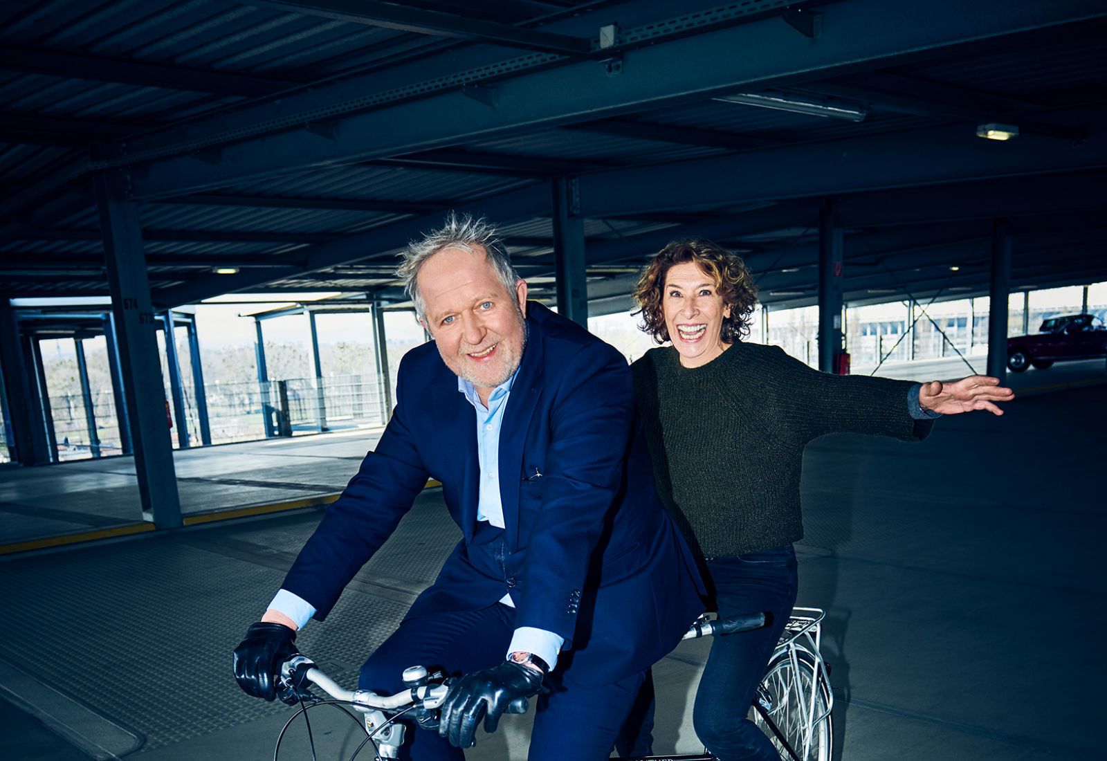 ADAC Interview Harald Krassnitzer und Adele Neuhauser Harald Krassnitzer und Adele Neuhauser auf einem Tandem